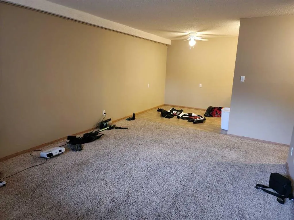 5812 61 Street, #103