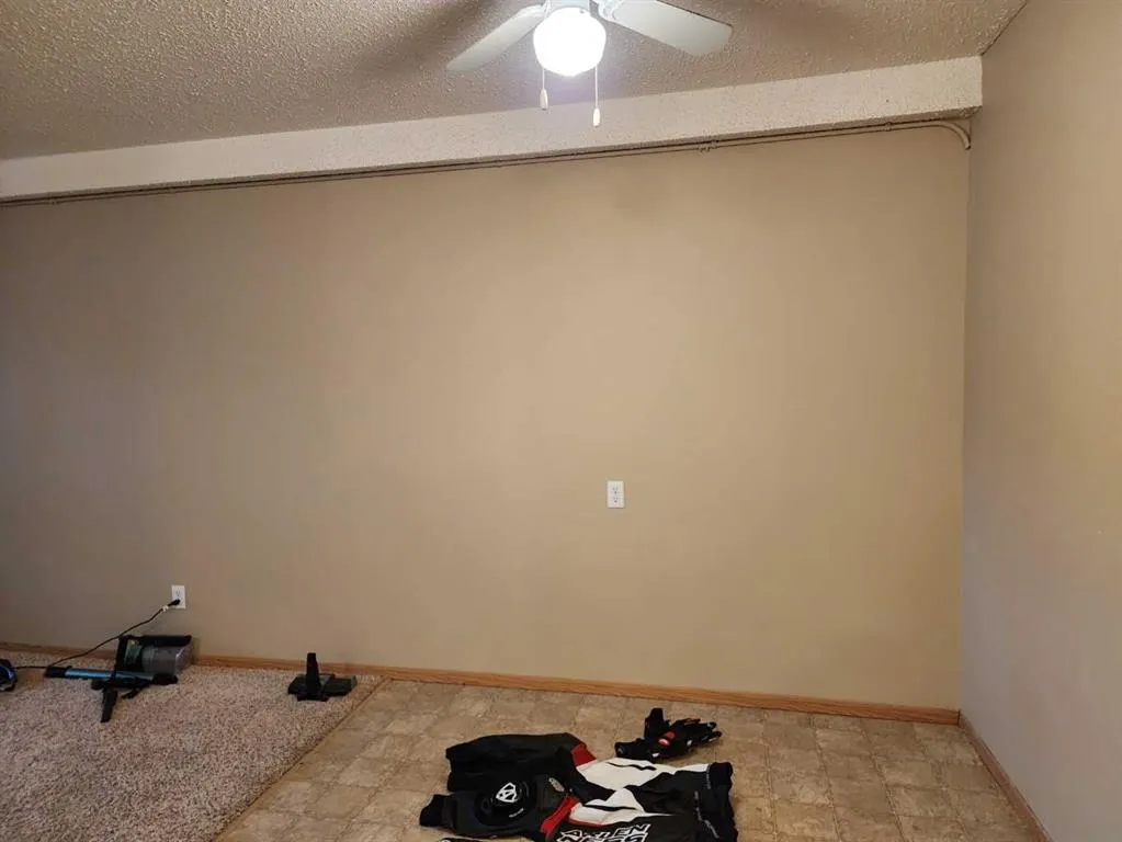 5812 61 Street, #103