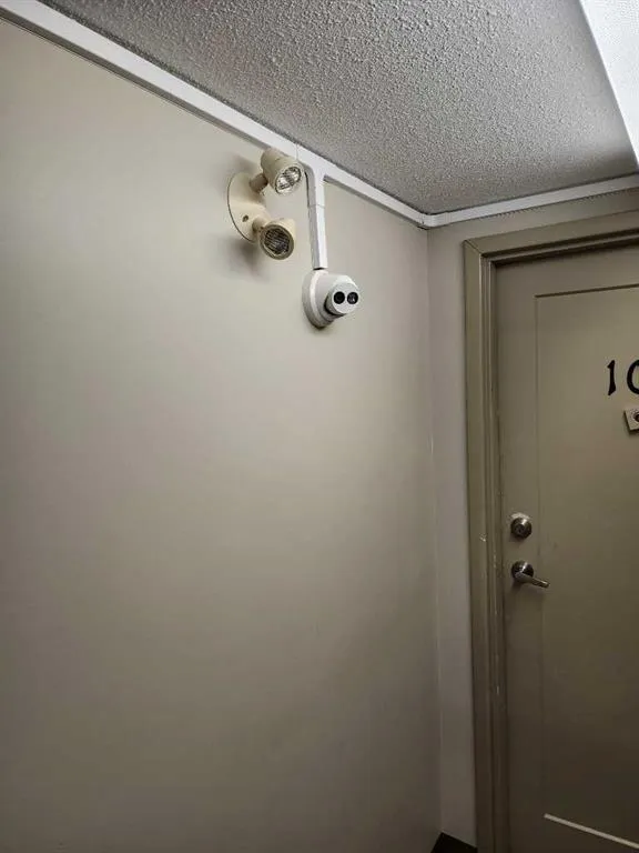 5812 61 Street, #103