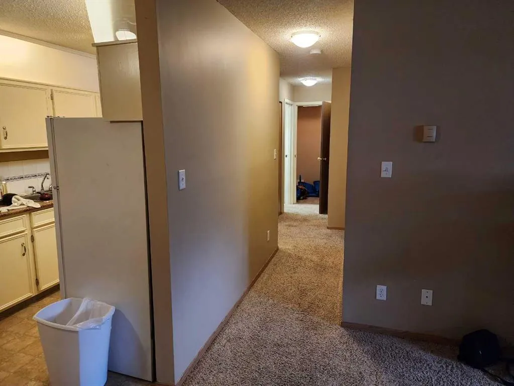 5812 61 Street, #103