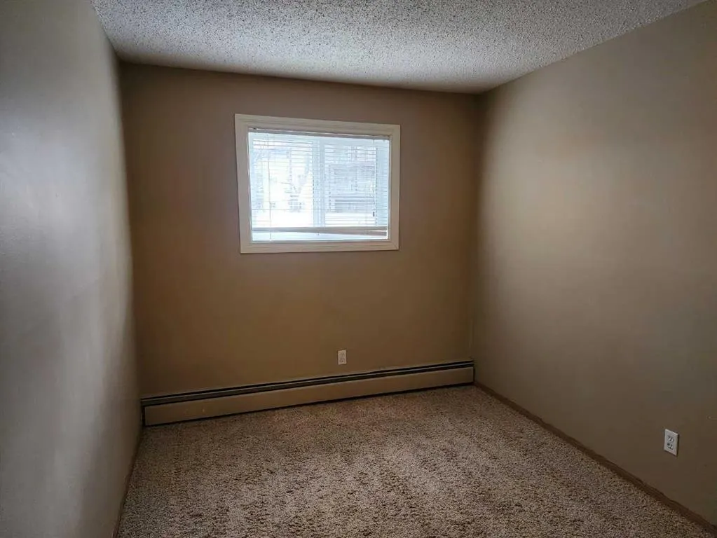 5812 61 Street, #103