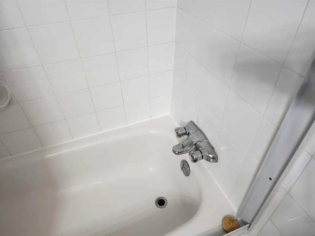 5812 61 Street, #103