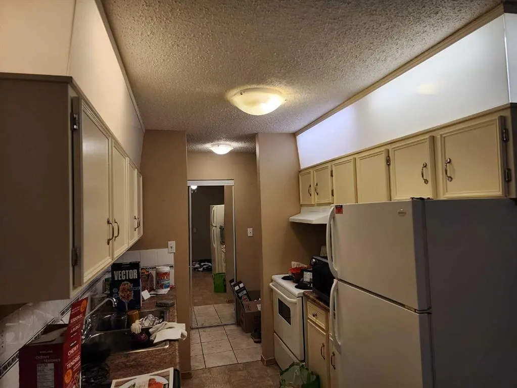 5812 61 Street, #103