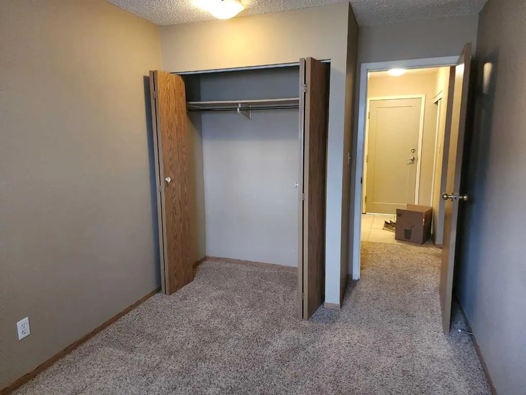 5812 61 Street, #103