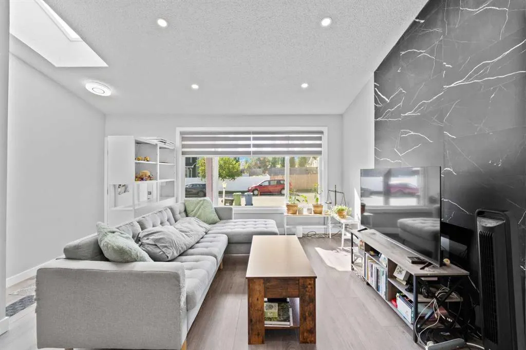 12 Cedargrove Road SW