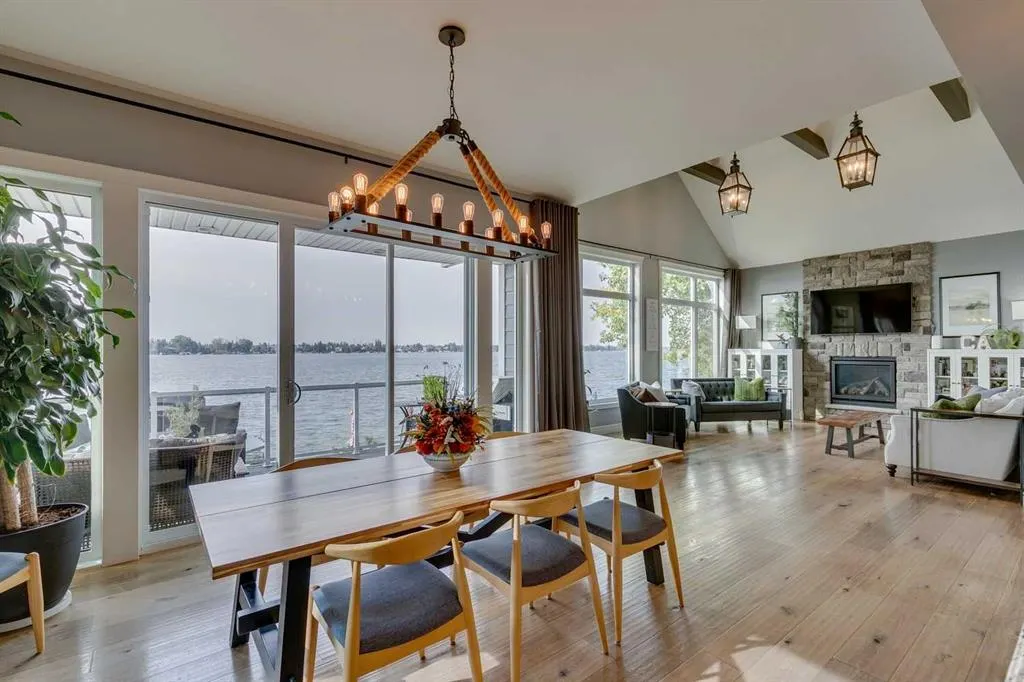 833 East Chestermere Drive