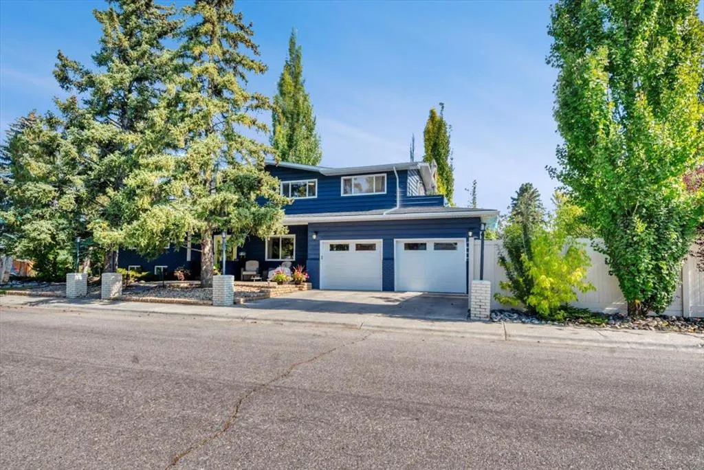 15 Brazeau Crescent SW