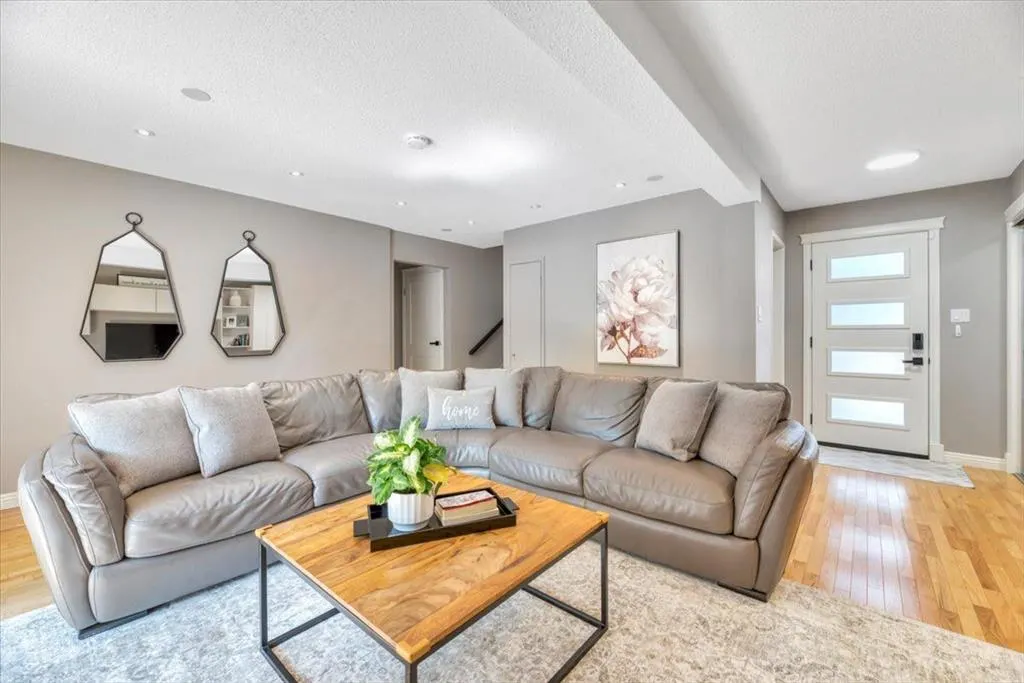 15 Brazeau Crescent SW