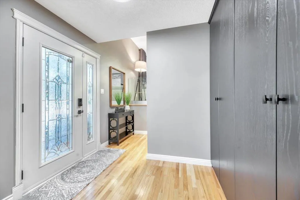 15 Brazeau Crescent SW