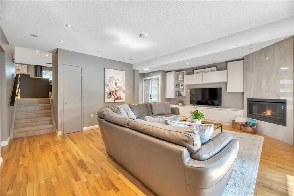 15 Brazeau Crescent SW