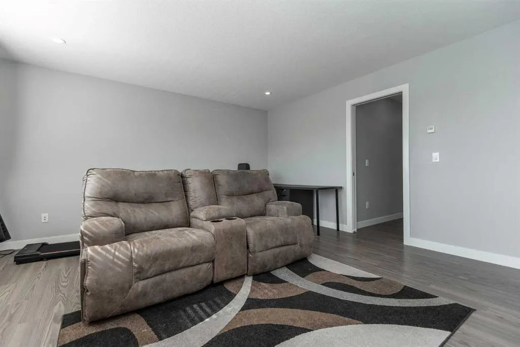 68 Thompson Crescent