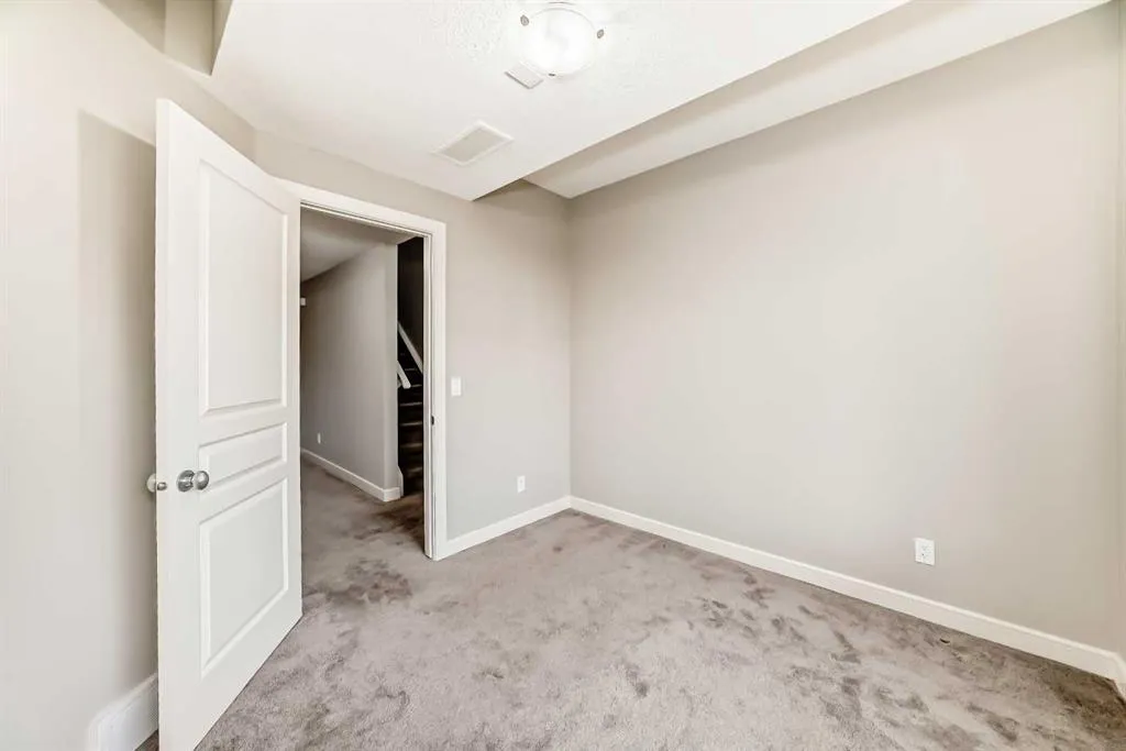 15 Evanscrest Way
