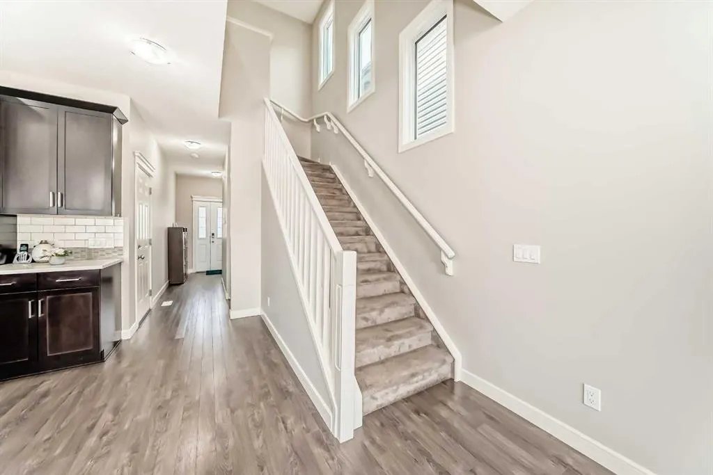 15 Evanscrest Way