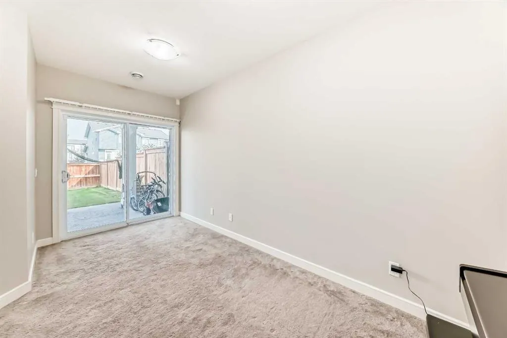 15 Evanscrest Way