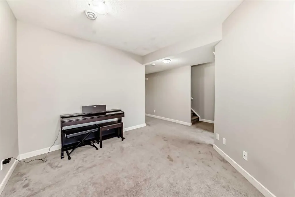 15 Evanscrest Way