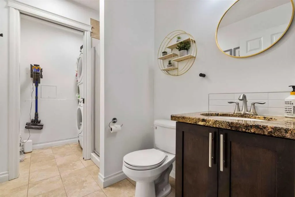 8 Hemlock Crescent, #104