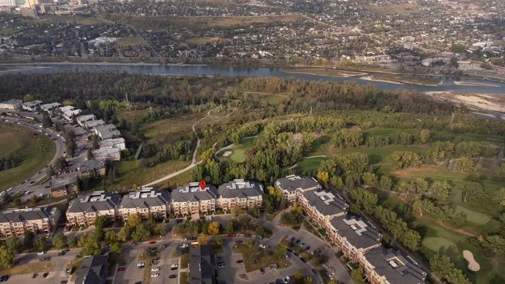 8 Hemlock Crescent, #104