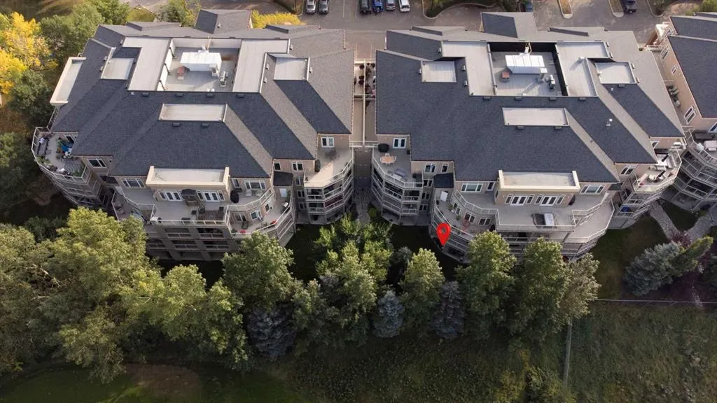 8 Hemlock Crescent, #104