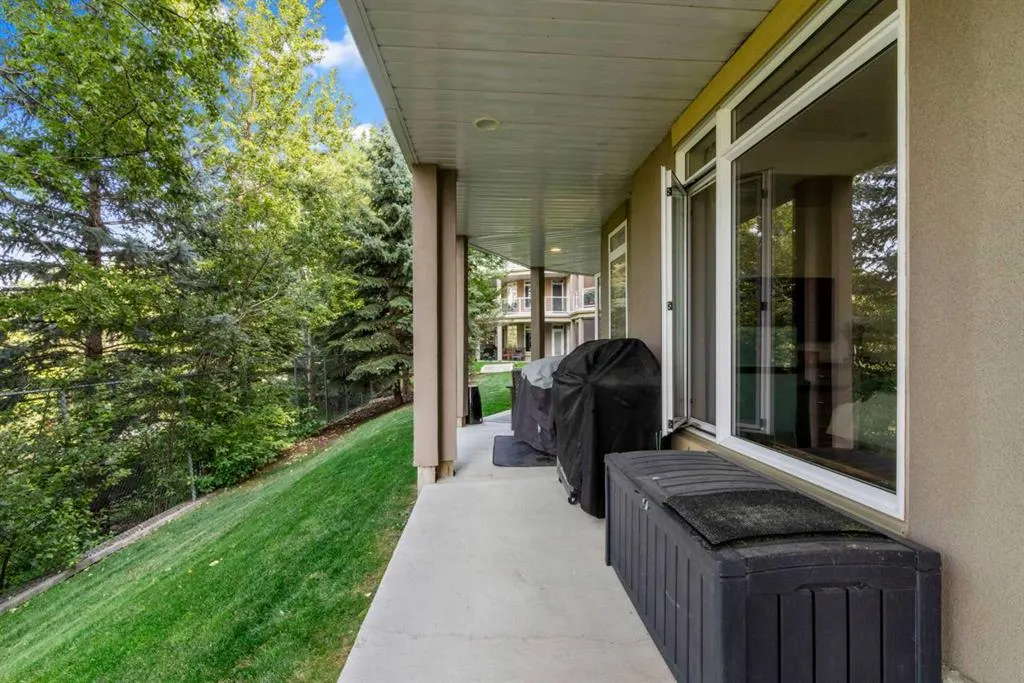 8 Hemlock Crescent, #104