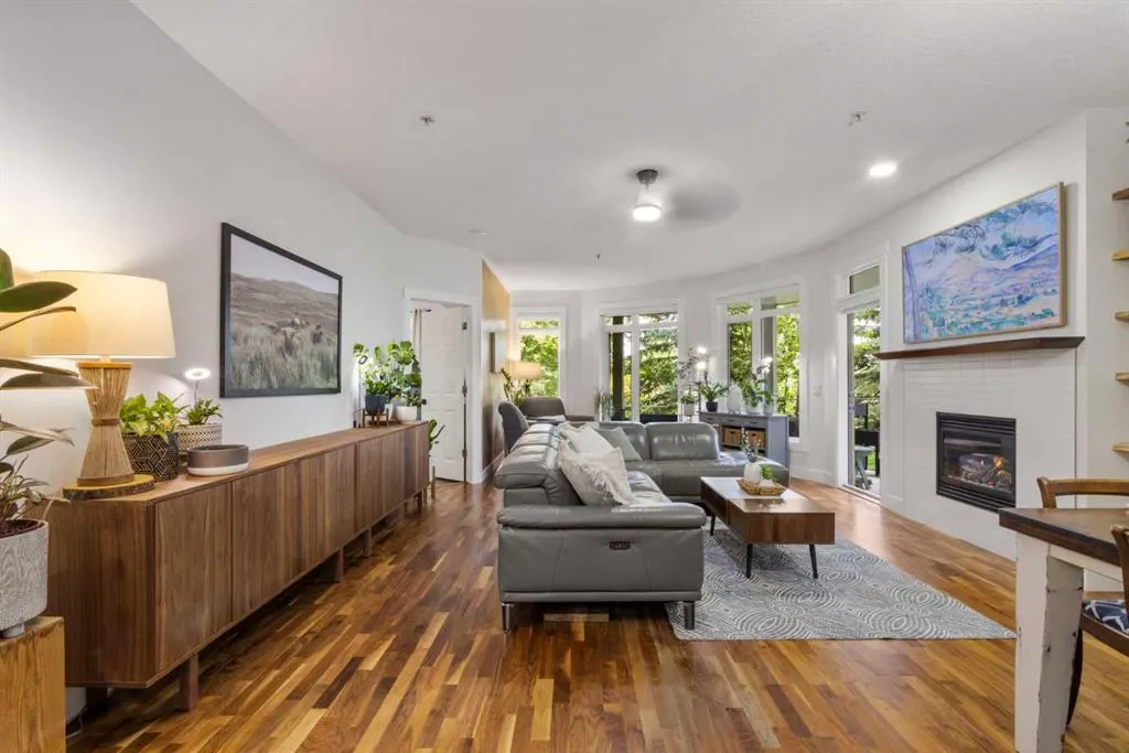 8 Hemlock Crescent, #104