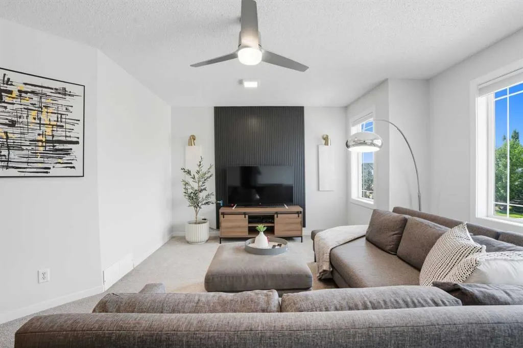 270 Everoak Drive SW