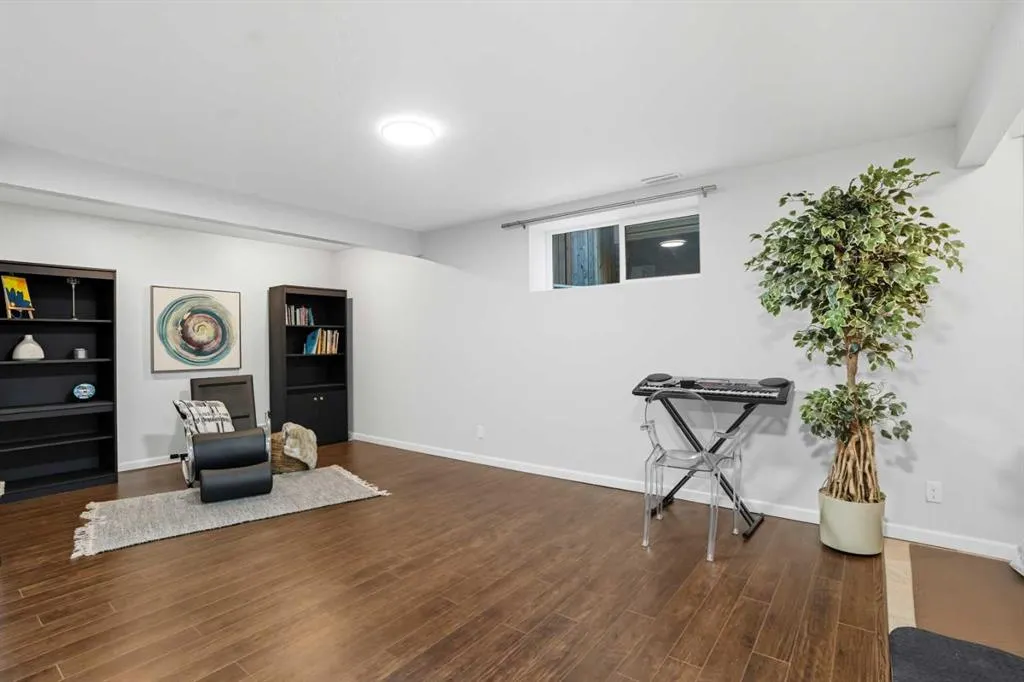 270 Everoak Drive SW