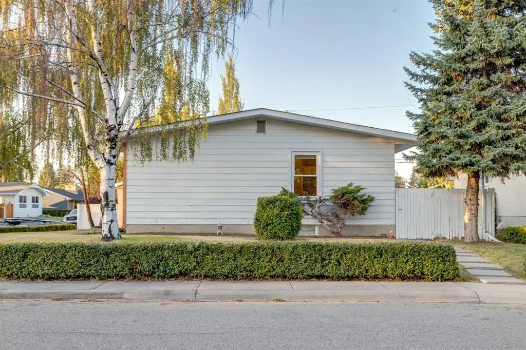 243 WASCANA Crescent SE