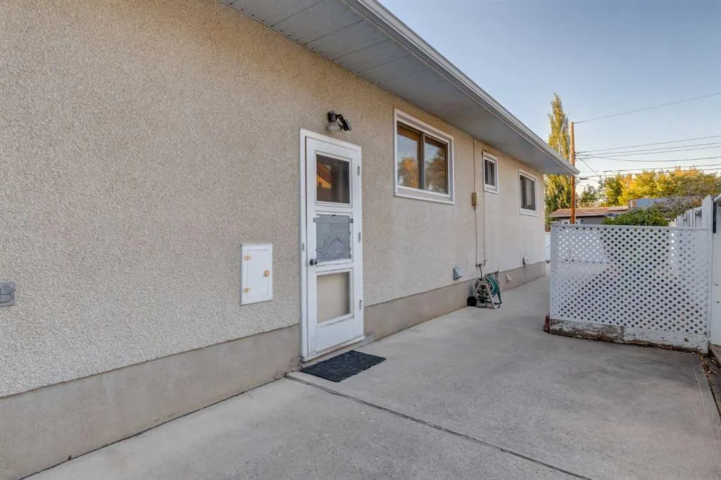 243 WASCANA Crescent SE