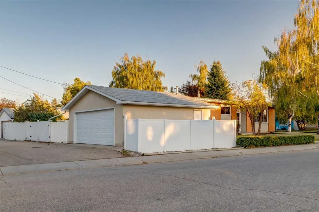 243 WASCANA Crescent SE