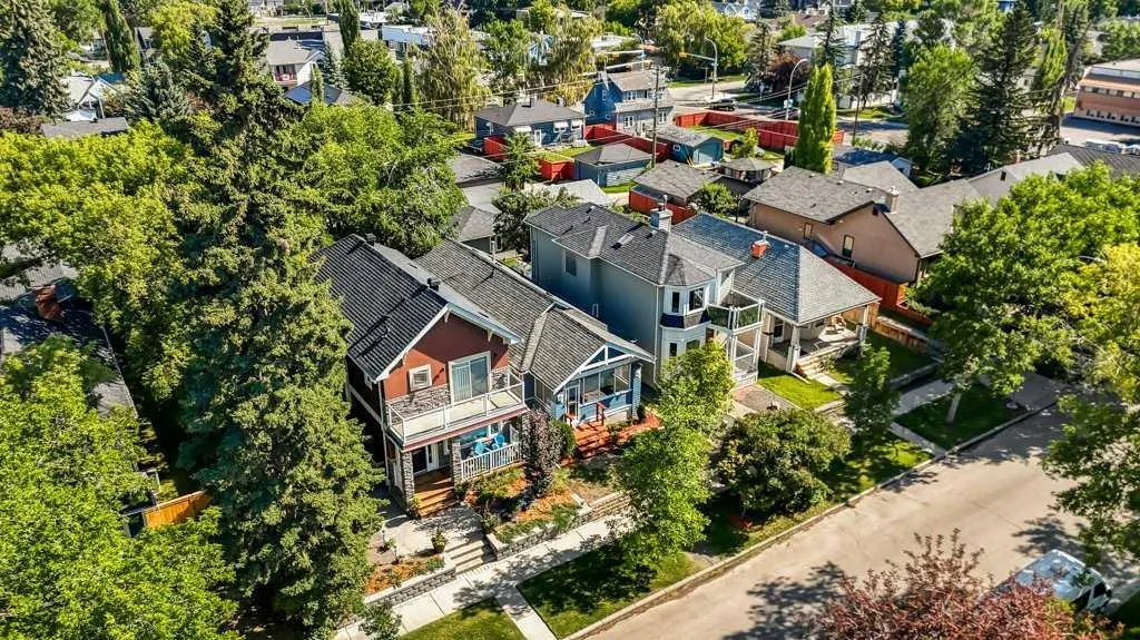 322 9 Avenue NE
