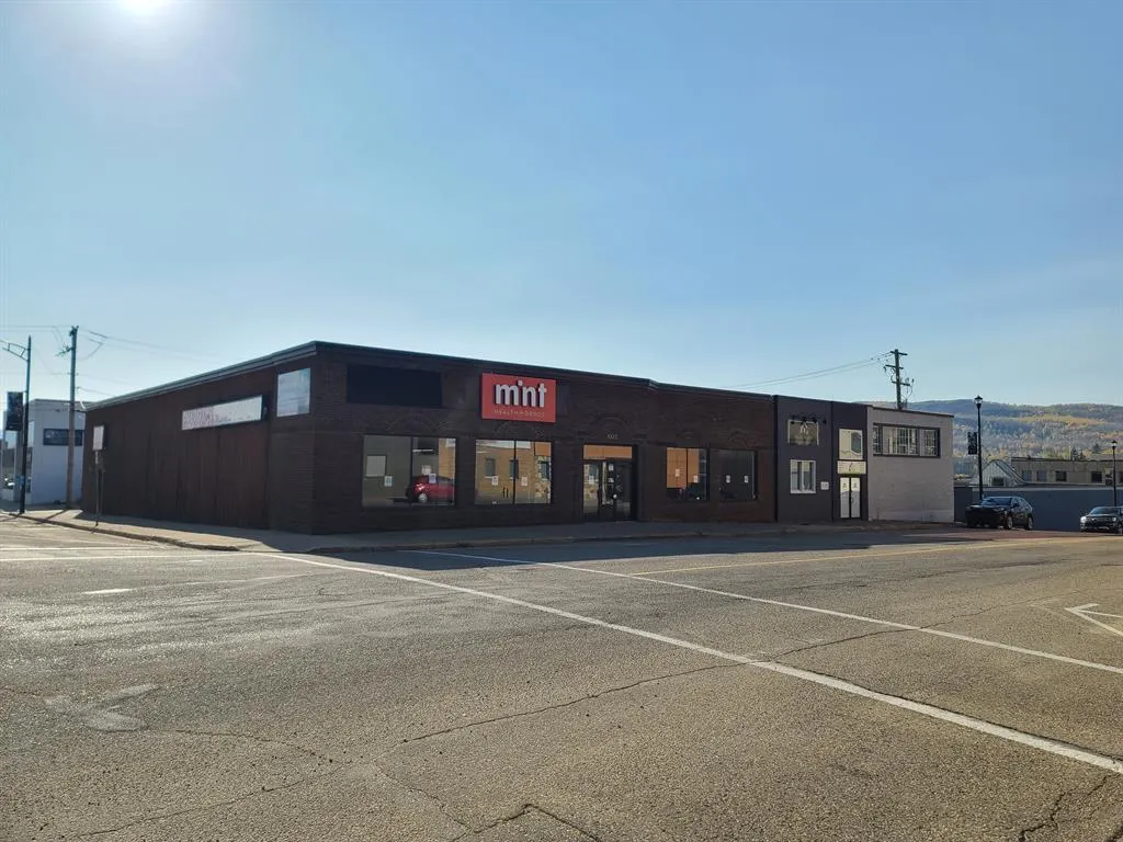 10013 100 Avenue