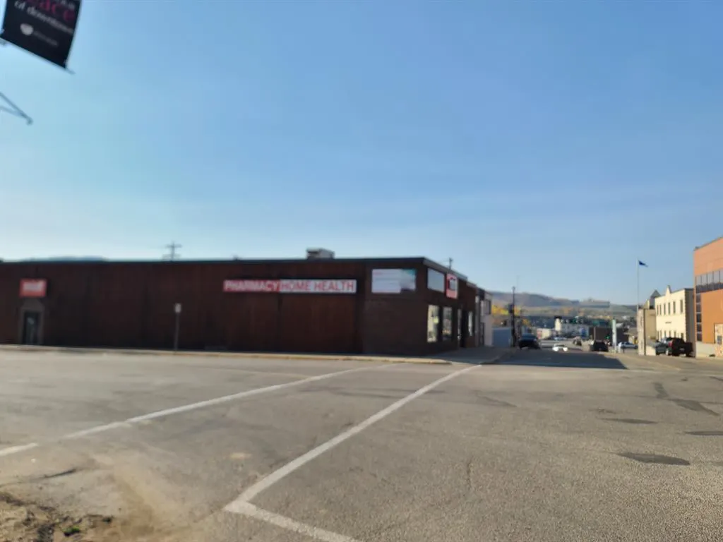 10013 100 Avenue