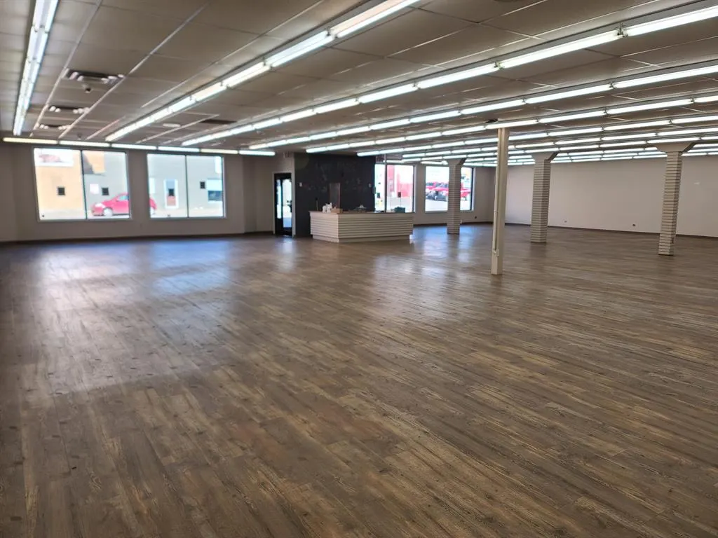 10013 100 Avenue