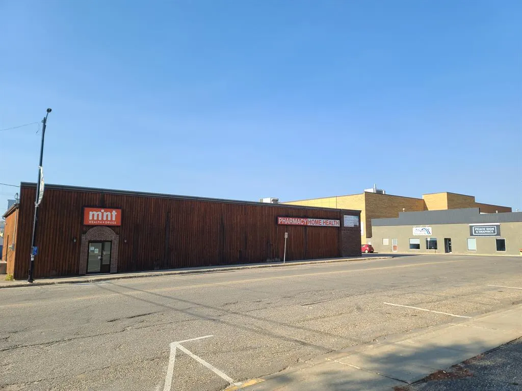 10013 100 Avenue