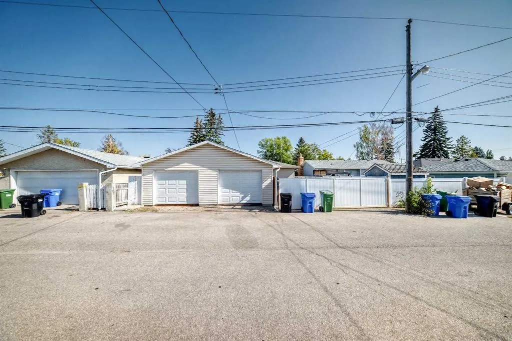 727 macleay Road NE