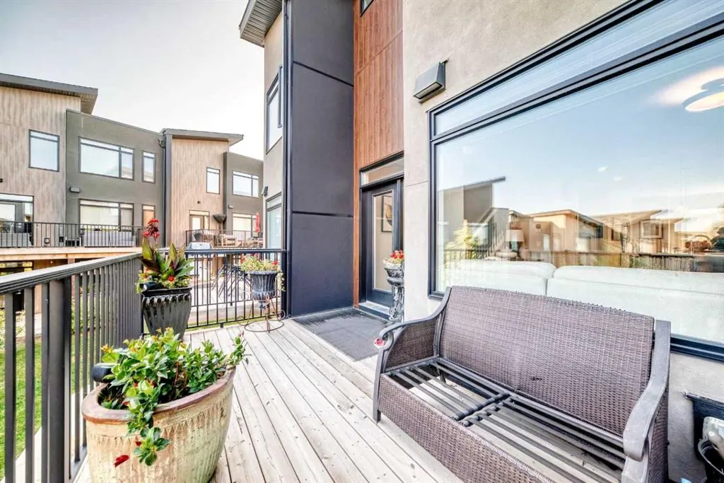 17 Royal Elm Green NW