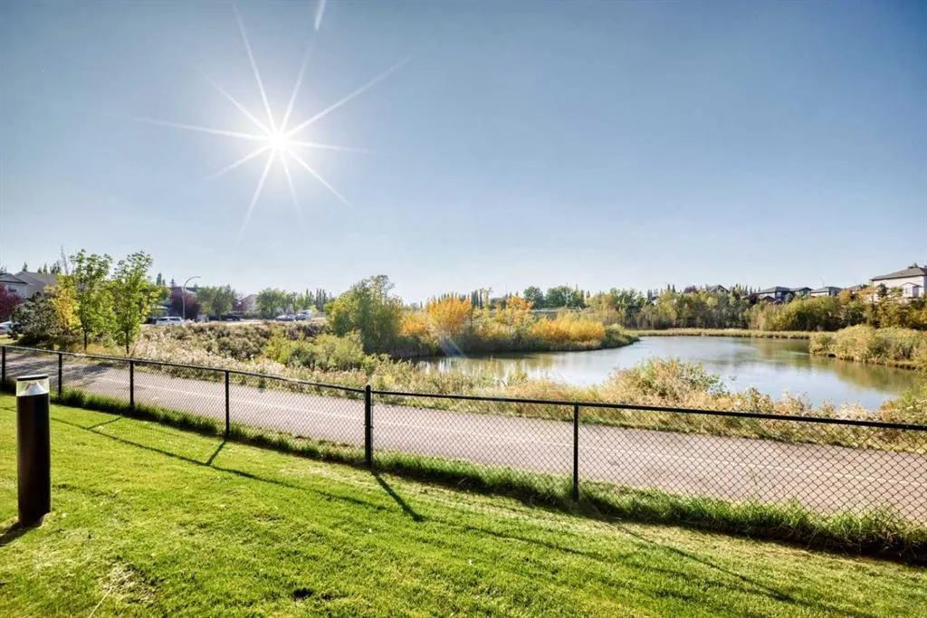 17 Royal Elm Green NW