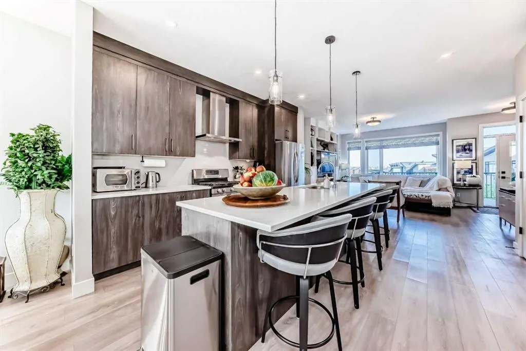 17 Royal Elm Green NW