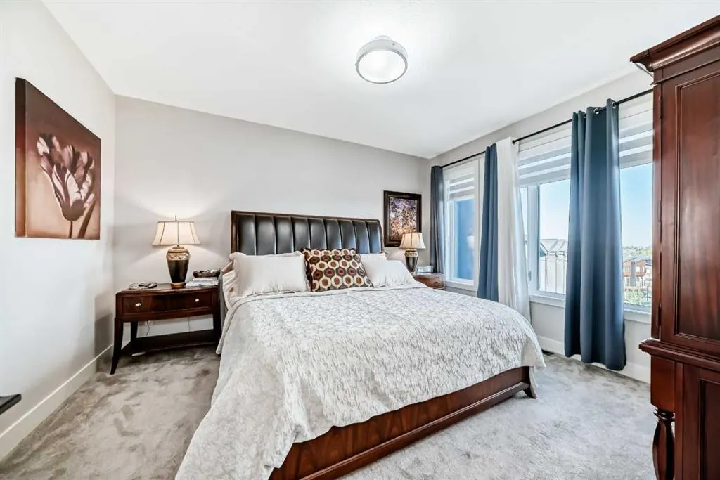 17 Royal Elm Green NW