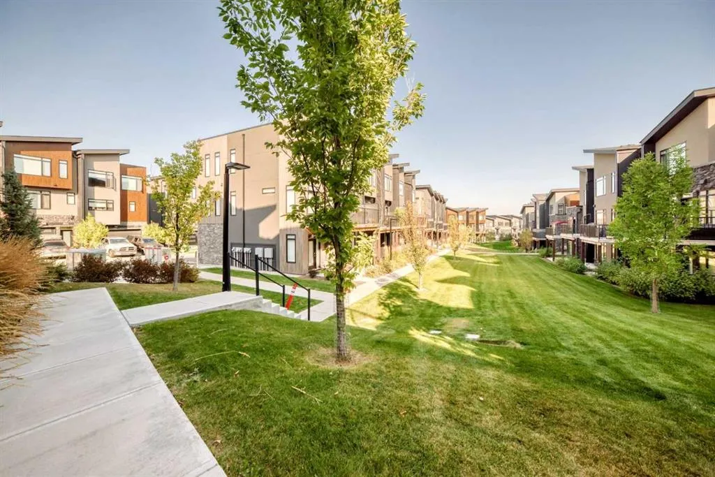 17 Royal Elm Green NW
