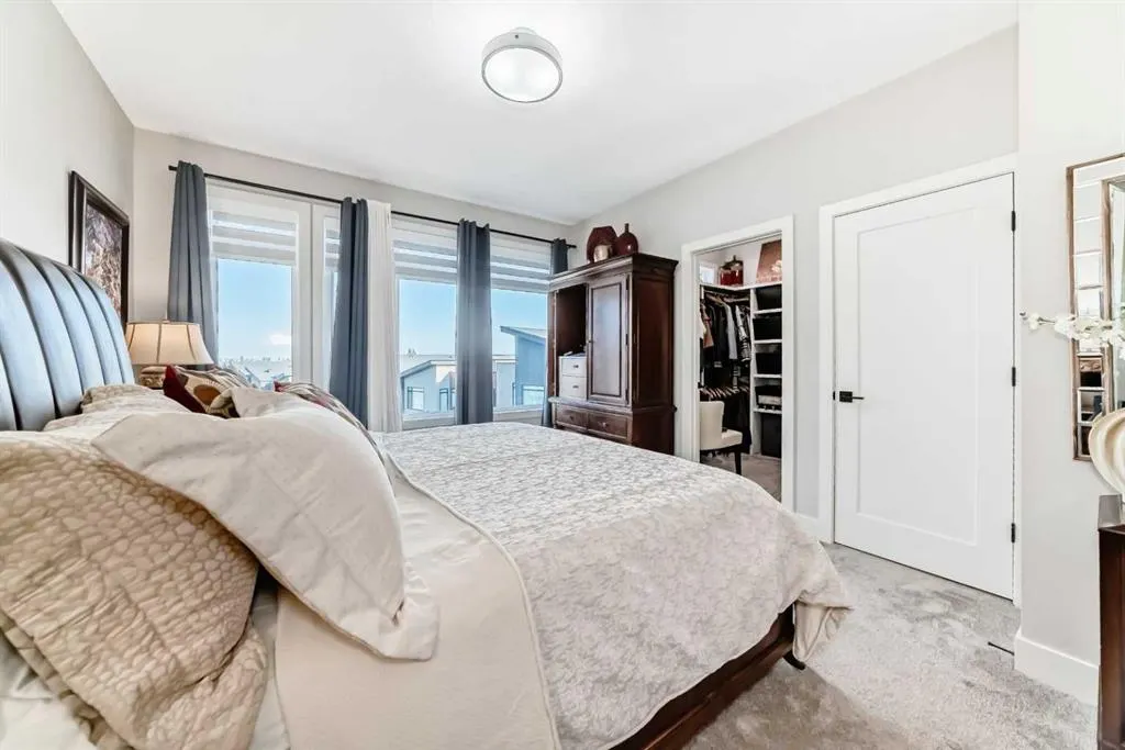 17 Royal Elm Green NW