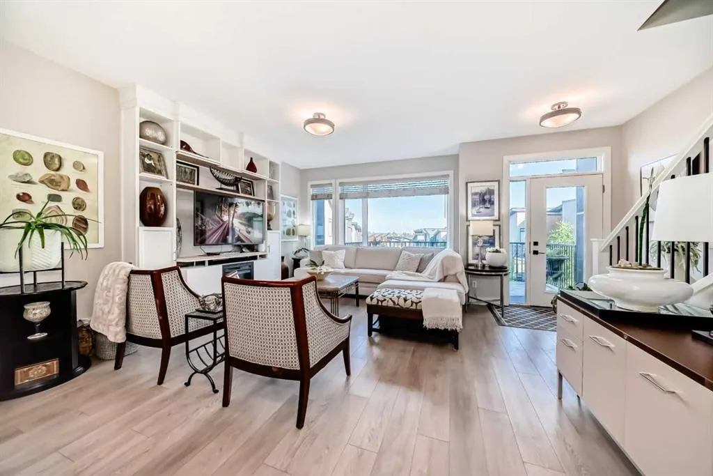 17 Royal Elm Green NW