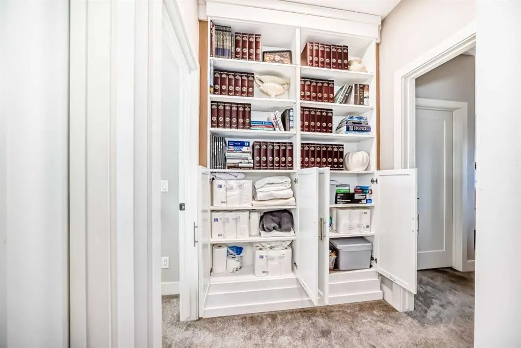 17 Royal Elm Green NW