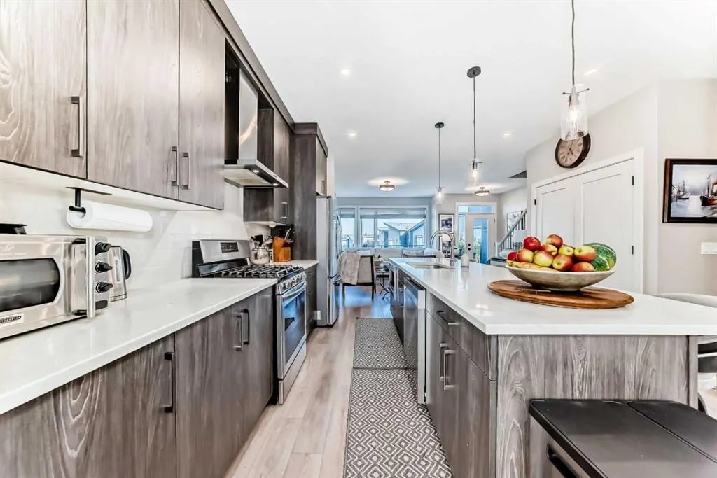 17 Royal Elm Green NW