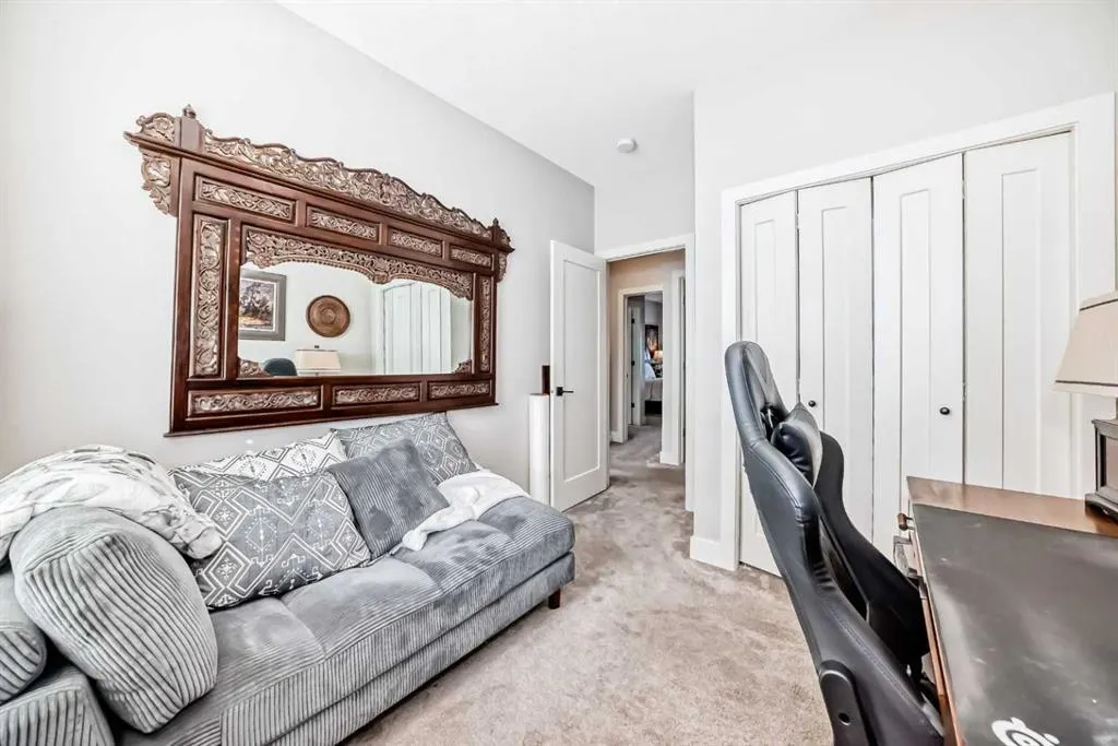 17 Royal Elm Green NW