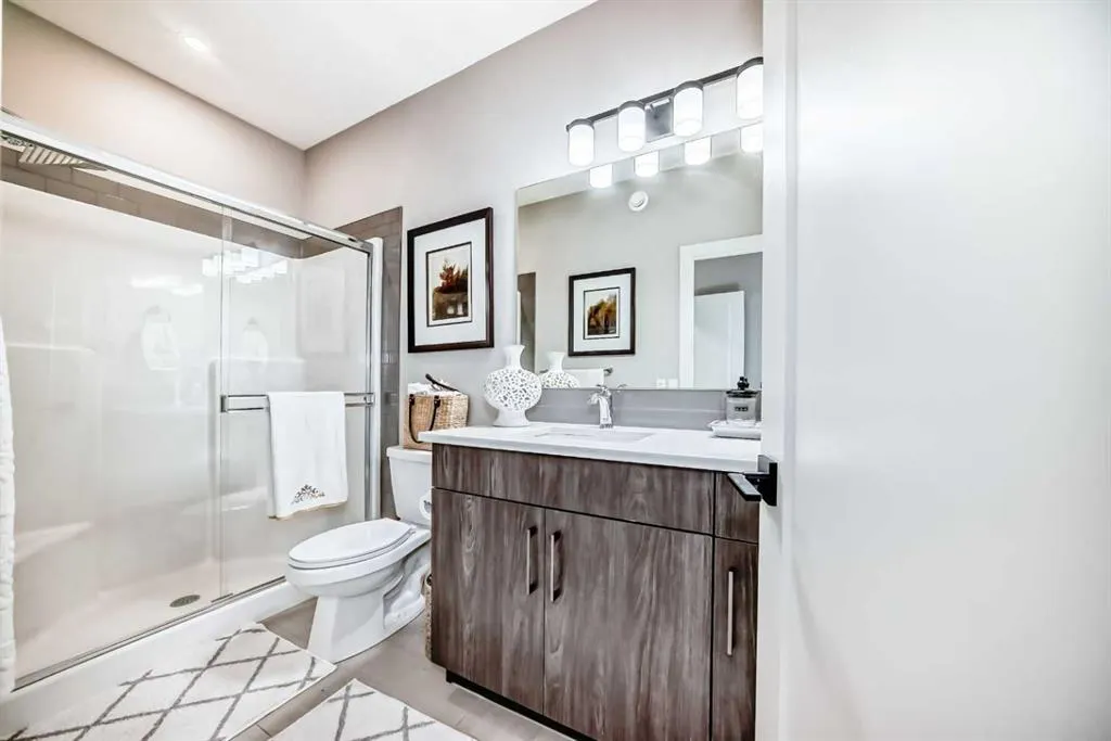 17 Royal Elm Green NW
