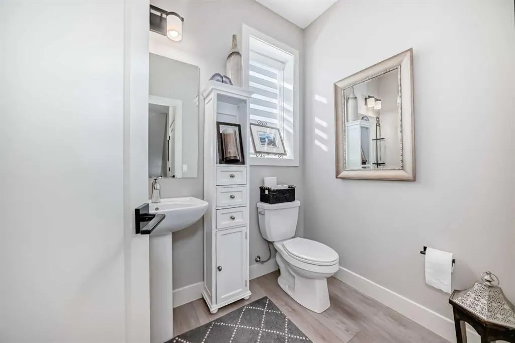17 Royal Elm Green NW
