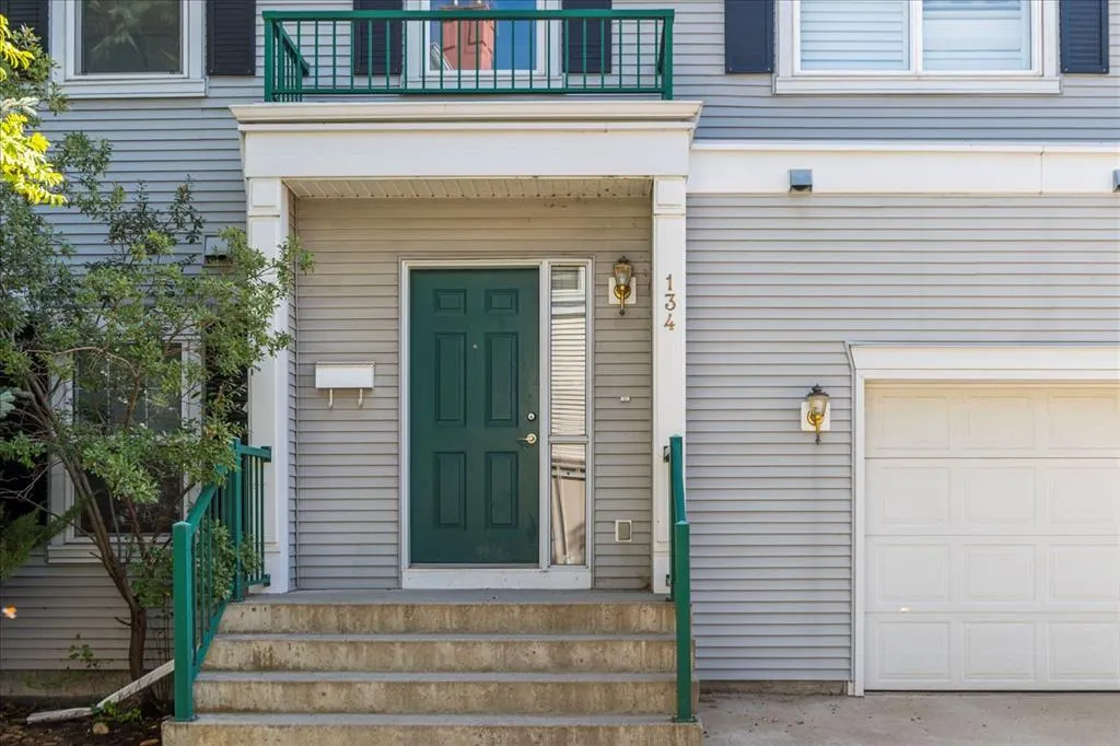 134 Prestwick Gardens SE