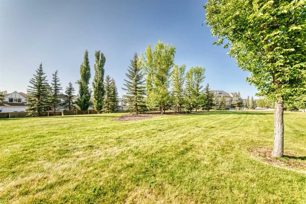52 Cranfield Link SE, #106