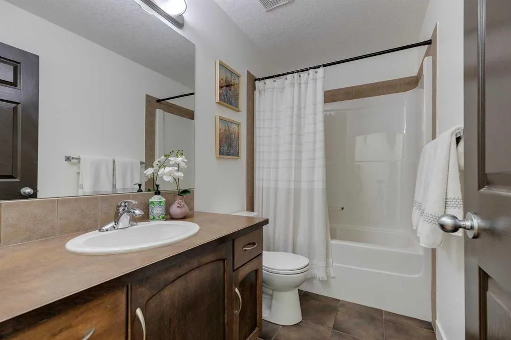 107 Aspen Stone Crescent SW